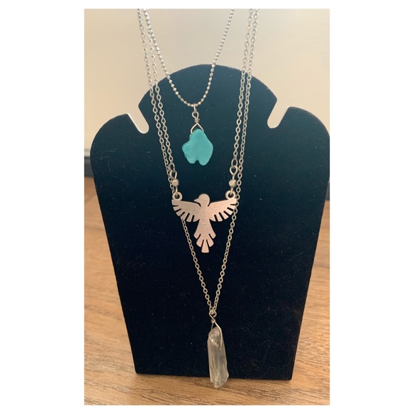 American Eagle Outfitters Jewelry - AE Necklace 🦋